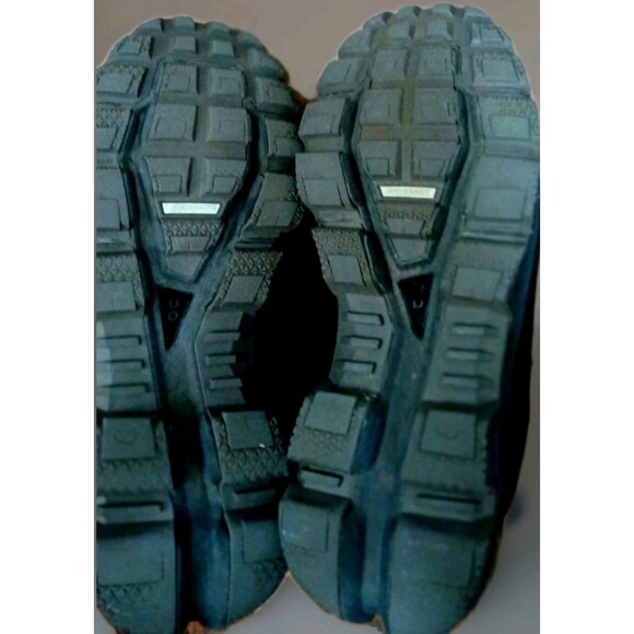 On Running Women’s Cloud Waterproof Sneakers Black Size 7.5 Athletic Shoes - Picture 10 of 15